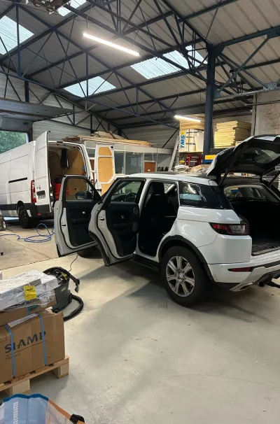 lavage auto d’un véhicule suv lavage auto d'un véhicule suv